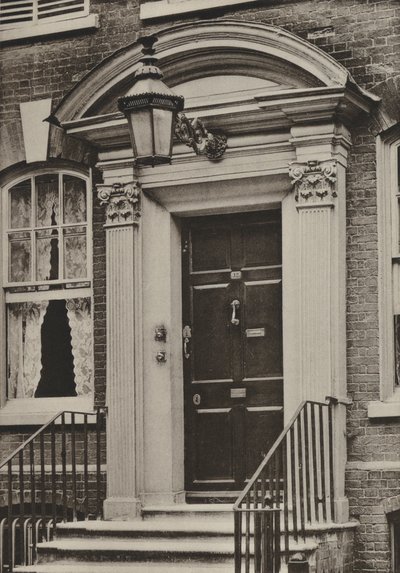 Doorway, Southgate Street, Winchester (s/v foto) av William Galsworthy Davie