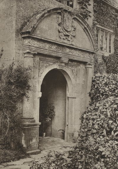 Doorway, The Manor, Upper Swell, Gloucestershire (s/v foto) av William Galsworthy Davie