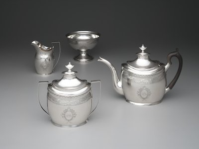 Tekanna, gräddkanna, avfallsskål och sockerskål, ca 1795 (silver och lövträ) av William Garret Forbes