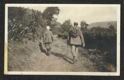 Ralph Vaughan Williams och Gustav Holst går i Malvern Hills, september 1921 (s/v foto) av William Gillies Whittaker