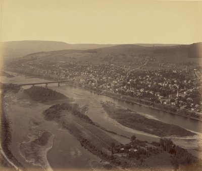 [Flygfoto av en stad] av William H. Rau