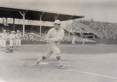 Mike Donlin, Pittsburgh Pirates outfielder, taking a practice swing av William H. Trefts Jr.