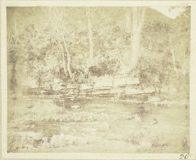 En bergsrivulet som rinner vid foten av Doune Castle av William Henry Fox Talbot