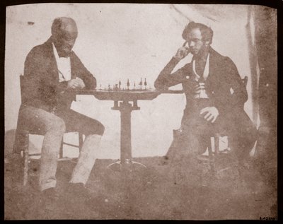 Nicolaas Henneman överväger sitt drag i ett parti schack, september 1841 (saltpapperstryck från kalotypnegativ) av William Henry Fox Talbot