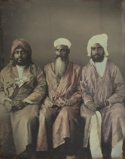Utan titel porträtt av tre sittande män som bär turban, 1853. av William Johnson
