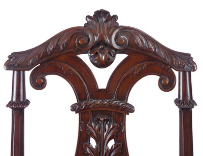 Detalj av ett par George II hallstolar, utförda av James Moore den yngre, ca 1727-31 av William Kent