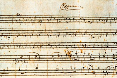 Autografpartitur av Requiem, K. 626 av den österrikiske kompositören Wolfgang Amadeus Mozart (1756-1791) av Wolfgang Amadeus Mozart