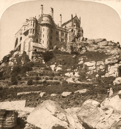 St. Michaels Mount, Benedictine Monastery, Penzance, Cornwall, 1900. av Works and Sun Sculpture Studios