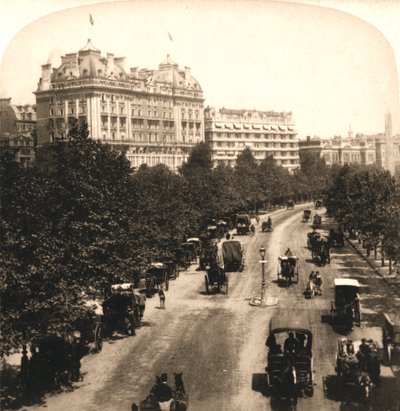 Cecil och Savoy Hotels, London, 1896. av Works and Sun Sculpture Studios