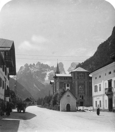 Landro och Monte Cristallo, Tyrolen, Italien, ca 1900-talet. av Wurthle and Sons