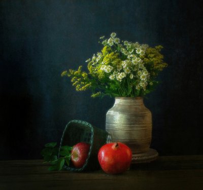 Rustikt blomsterstilleben av Yinan F.