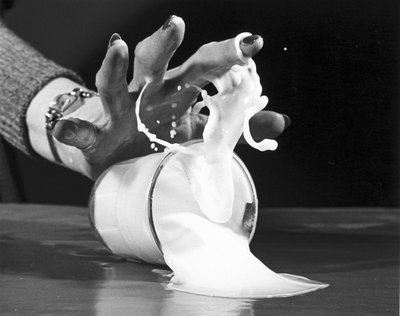 Spilt Milk", 23 februari 1950 av Zoltan Glass