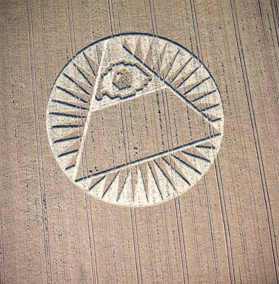 Gröncirkel i vetefält, Highclere, Hampshire, 21 juli 2002 (flygfoto) av Ferdinand Georg Waldmuller