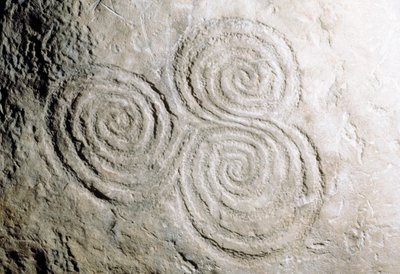 Detalj av kurvlinjära stengravyrer i Newgrange stenålderspassagegrav (Unescos världsarvslista) av Georg Carl Heinrich Dollmann