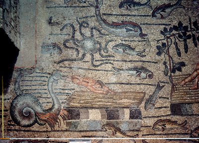 Jona spyddes ut av valen, detalj från en dekorativ trottoar som visar kristna bilder och hedniska symboler, ca 313 e.Kr. (mosaik) av Hippolyte Lalaise Devéria