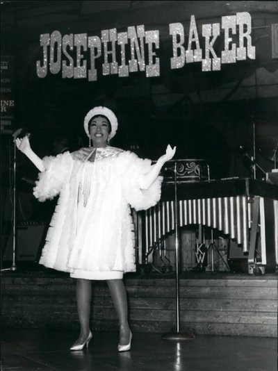 Josephine Baker uppträder i Zürich, Schweiz, 3 mars 1967 (foto) av . .