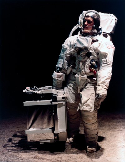 Bemannad rymdflygning, USA, Apollo, General The Apollo Laser Ranging Retro-Reflector av Ferdinand Georg Waldmuller