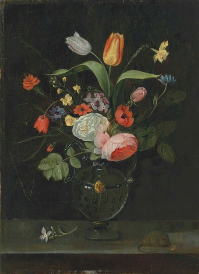Rosor, tulpaner, en påsklilja och andra blommor i en glasvas, på en stenkant med en mus (olja på ekpanel) av . .