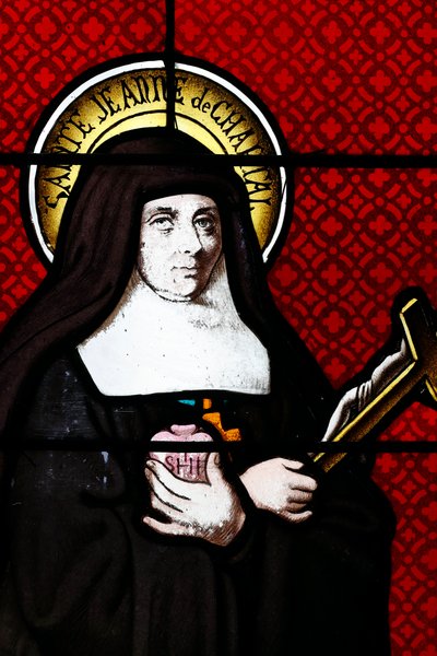 Fönster i målat glas. Saint Jane Frances de Chantal är ett romersk-katolskt helgon, som saligförklarades 1751. Hon grundade den religiösa Order of the Visitation of Holy Mary. Thorens. Frankrike. av . .