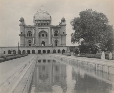 Safdarjung Tomb, Delhi av studio of A. W. A. Plâté Studio (Ceylonese)