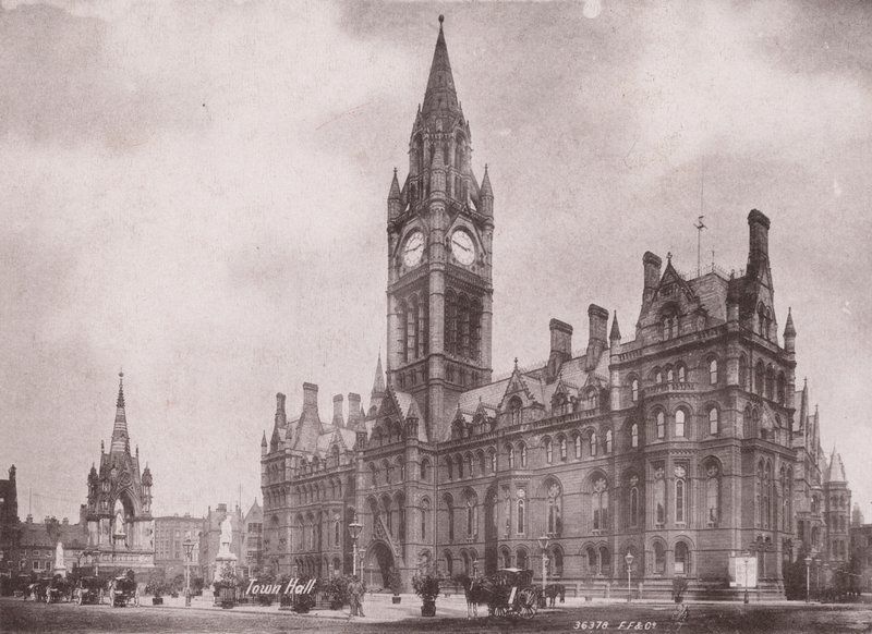 Manchester: Town Hall (svartvitt foto) av (after) English photographer