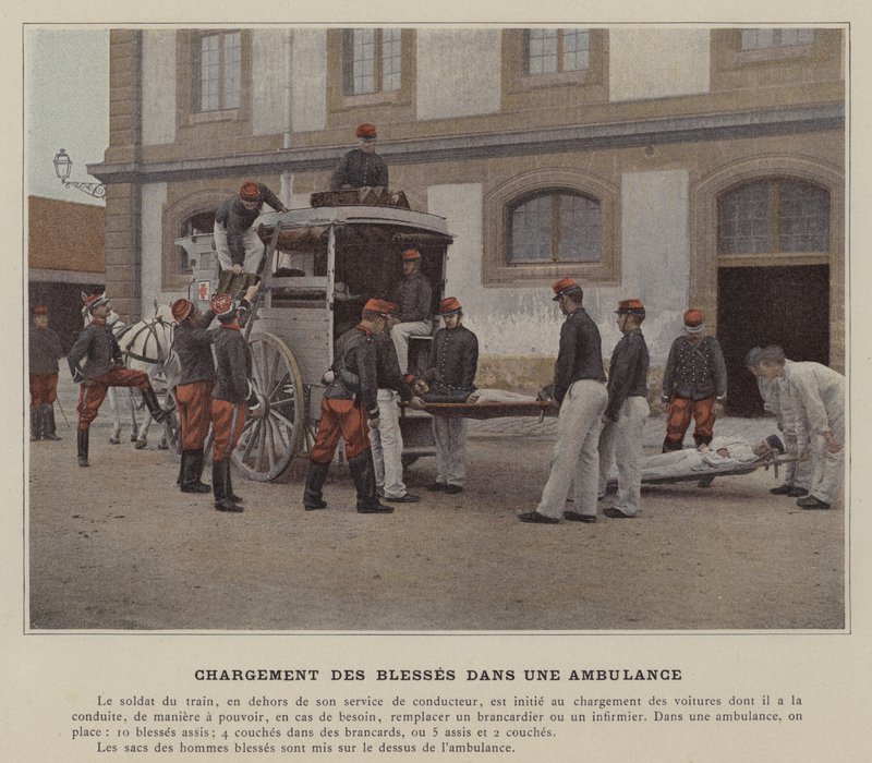 Laddar sårade i en ambulans (färgad bild) av (after) French Photographer