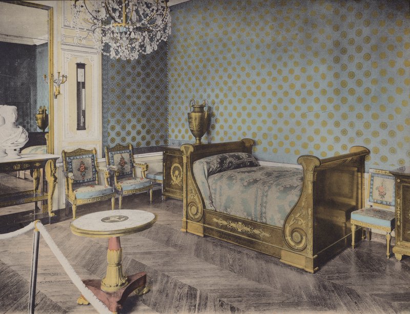 Grand Trianon, Chambre de Napoleon I, Great Trianon, Napoleon I sovrum (färgad bild) av (after) French Photographer