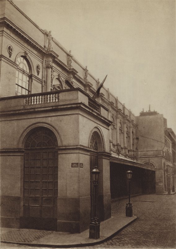 Den gamla operan i rue Le Peletier (s/v foto) av (after) French Photographer