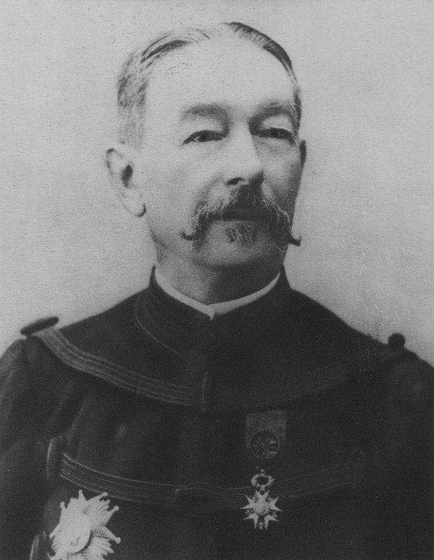 General Mercier (s/v foto) av (after) French Photographer