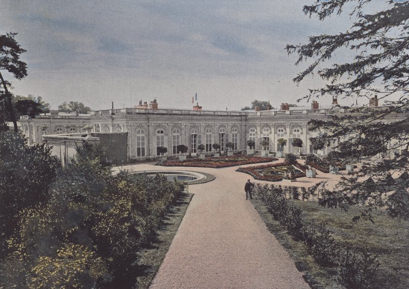 The Grand Trianon Översikt (färgad bild) av (after) French Photographer