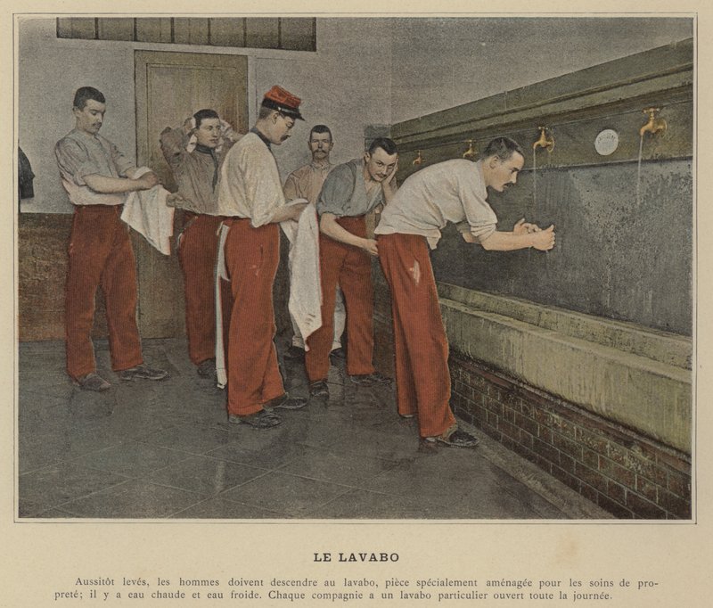Le Lavabo (färgad bild) av (after) French Photographer