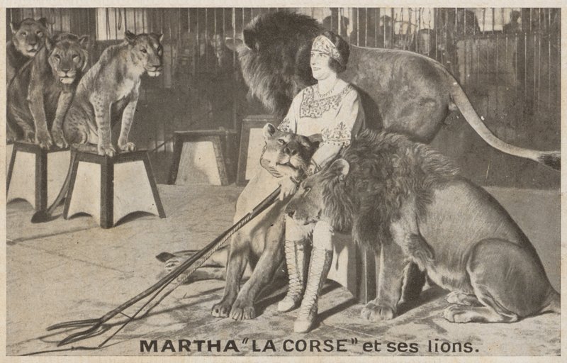 Martha "La Corse" och hennes lejon (s/v foto) av (after) French Photographer