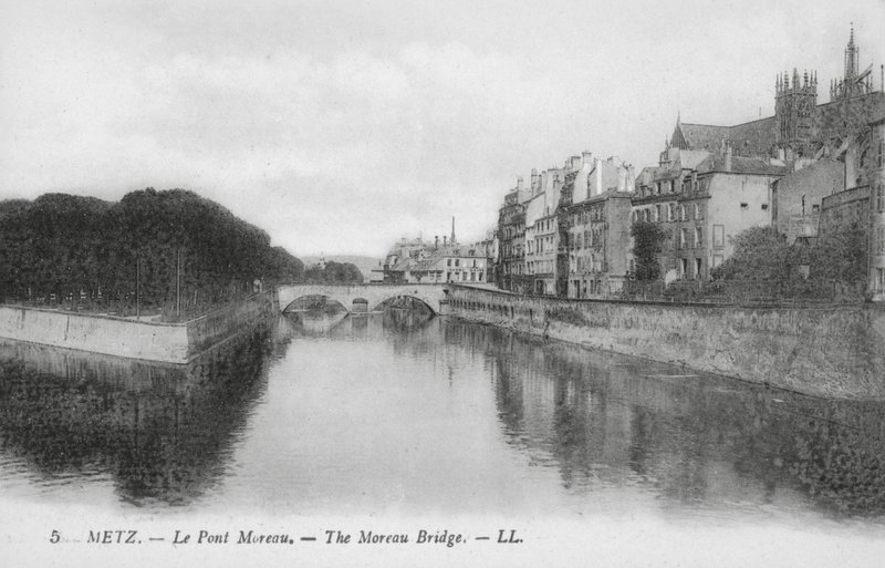 Metz: Pont Moreau (svartvitt foto) av (after) French Photographer