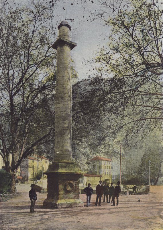 Monument av Laura och Petrarch (färgad bild) av (after) French Photographer