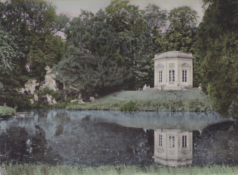 Parc du Petit Trianon, Musikpaviljongen, The Park of the Little Trianon, Musikpaviljongen (färgad bild) av (after) French Photographer
