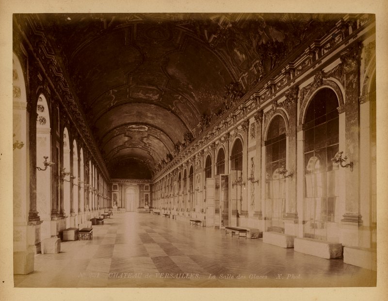 Paris: Versailles, Spegelsalen (svartvitt foto) av (after) French Photographer