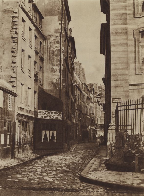 Rue Saint-Christophe 1865, tagen från rue de la Cite (s/v foto) av (after) French Photographer