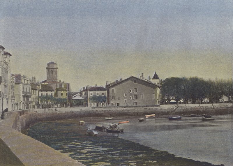 Saint Jean de Luz (färgad bild) av (after) French Photographer