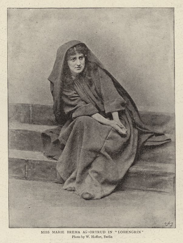 Fröken Marie Brema som Ortrud i "Lohengrin" (svartvitt foto) av (after) German photographer
