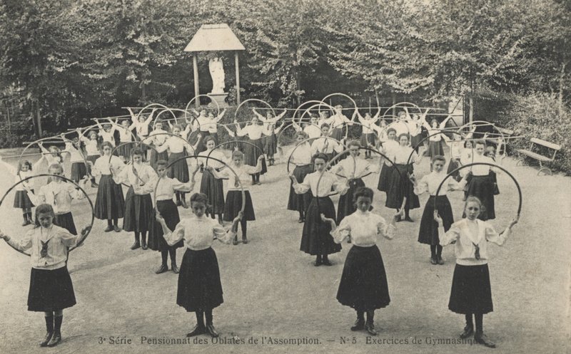 Katolska skolflickor av French Photographer