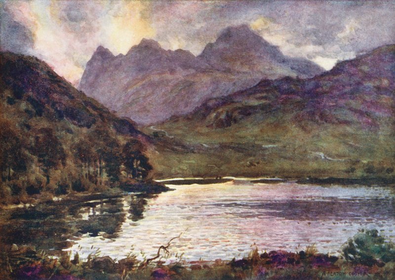 Lake District: Blea Tarn och Langdale Pikes (färglitografi) av Alfred Heaton Cooper
