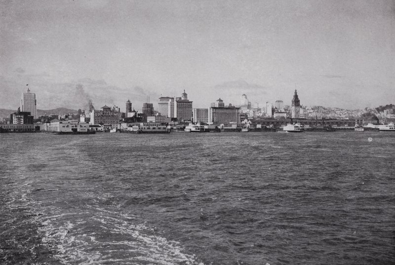Kalifornien: San Francisco Skyline, från en Southern Pacific färja (svart/vitt foto) av American Photographer (after)