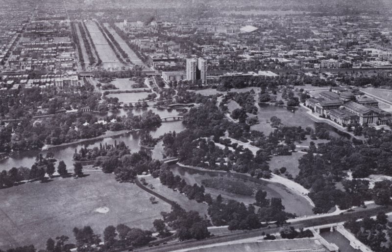 Chicago: Jackson Park and the Midway from the Air (s/v foto) av American Photographer (after)