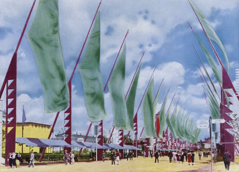 Chicagos världsutställning 1934: The Avenue of Flags (foto) av American Photographer (after)