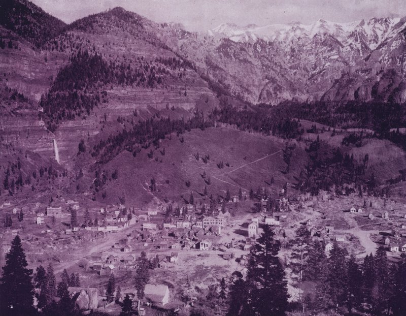 Staden Ouray och Ouray Mountains, Colorado (s/v foto) av American Photographer (after)