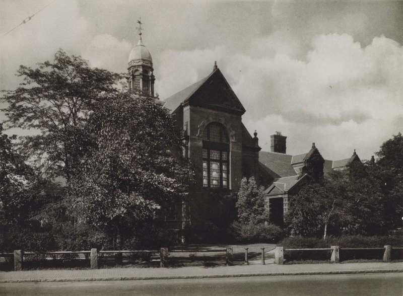 Harvard University: Hemenway Gymnasium (s/v foto) av American Photographer (after)