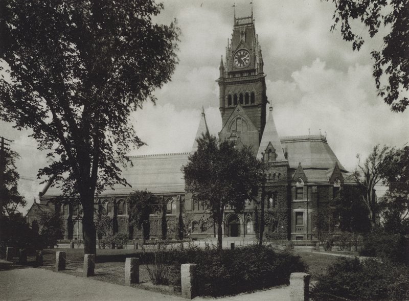 Harvard University: Memorial Hall (s/v foto) av American Photographer (after)