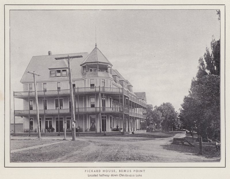 Jamestown, NY: Pickard House, Bemus Point (s/v foto) av American Photographer (after)
