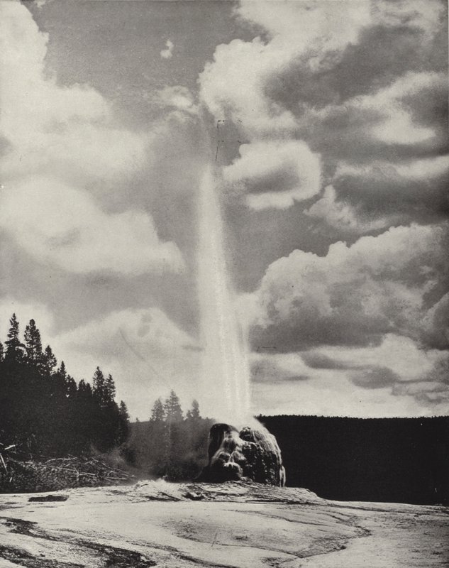 Lone Star Geyser, Yellowstone, Wyoming (s/v foto) av American Photographer (after)