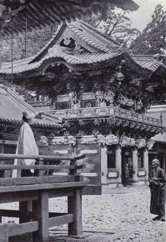Underbara skulpturer av Yakushis buddhistiska tempel (s/v foto) av American Photographer (after)